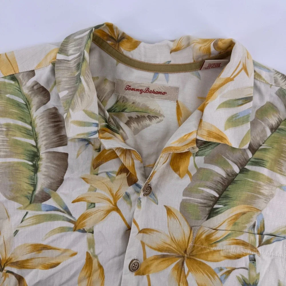 Tommy Bahama Button Up Shirt Mens Small Beige Silk Tropical Floral Palm Leaf - Picture 1 of 7